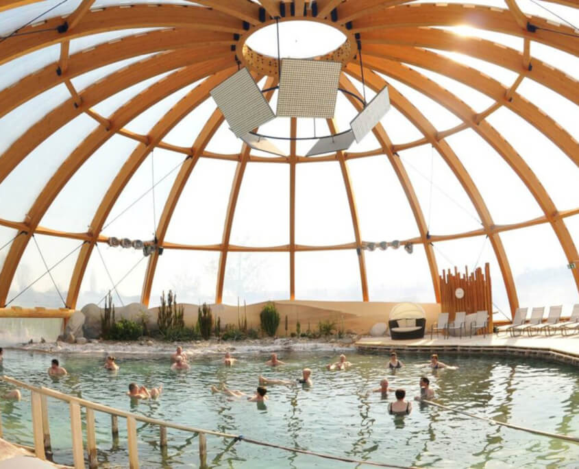 EG Holzbau aus Franken • Gewerbebau • Kuppel Frankentherme innen